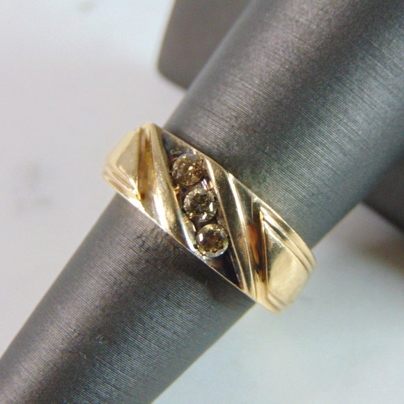 Womens Vintage Estate 10K Yellow Gold Diamond Ring 3.4g E737